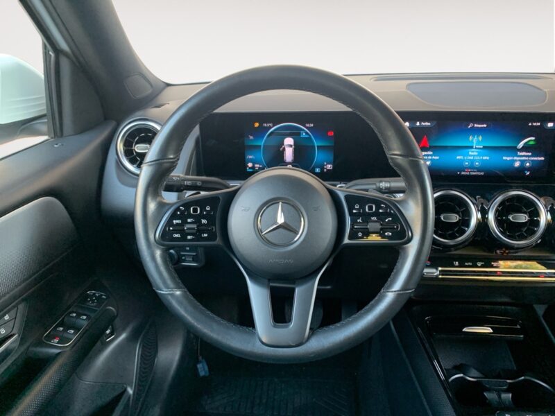 MERCEDES-BENZ GLB 200D SPORT