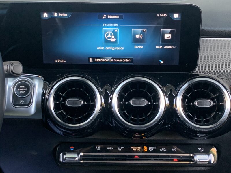 MERCEDES-BENZ GLB 200D SPORT