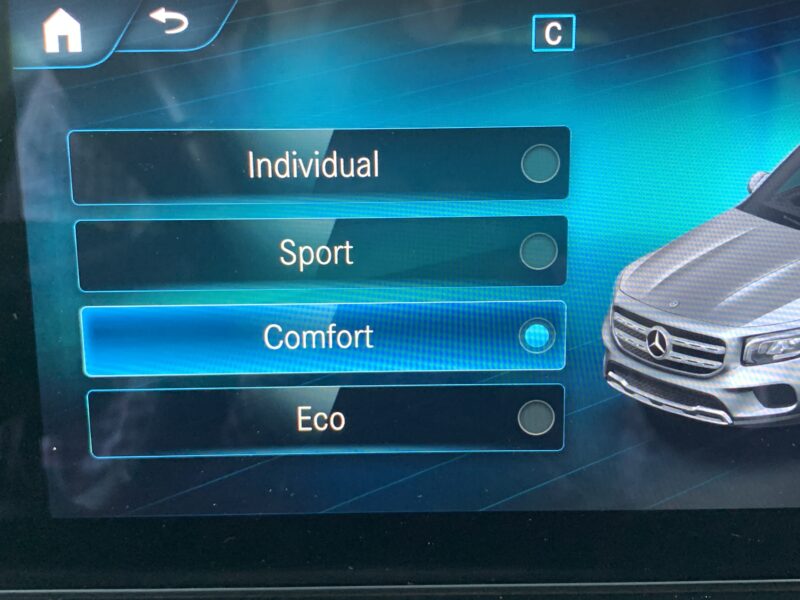 MERCEDES-BENZ GLB 200D SPORT