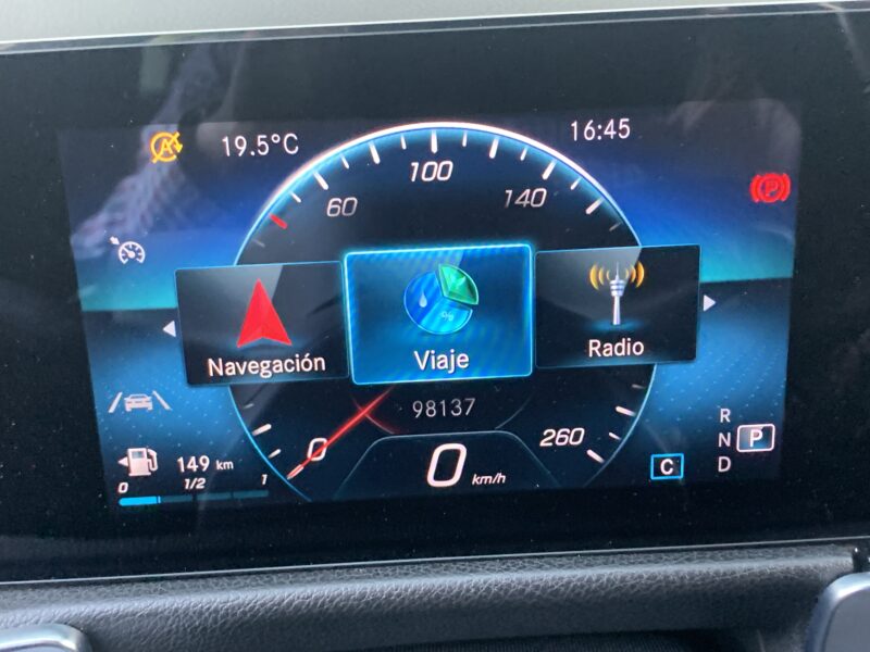 MERCEDES-BENZ GLB 200D SPORT