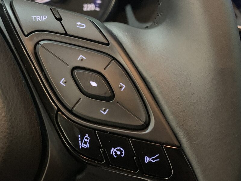 TOYOTA CHR 2.0H ADVANCE