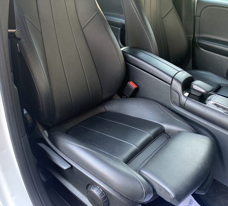 MERCEDES-BENZ GLB 200D SPORT