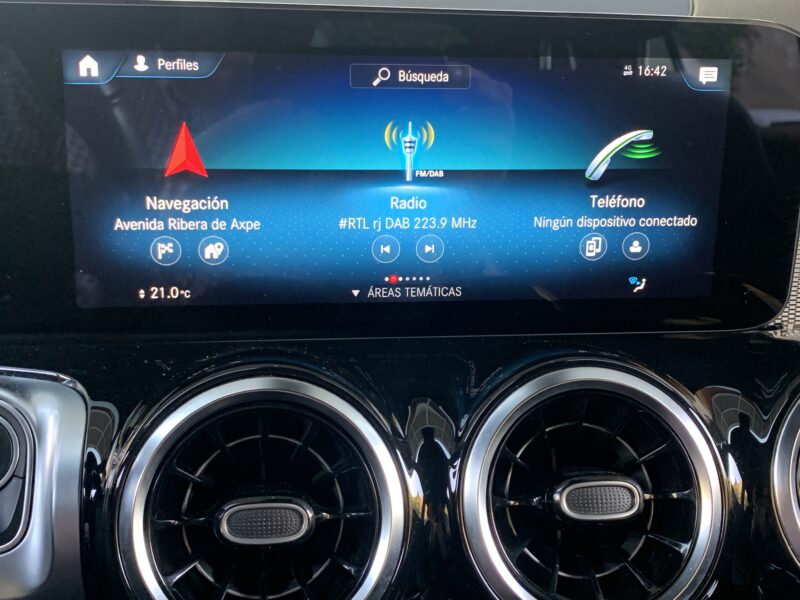 MERCEDES-BENZ GLB 200D SPORT