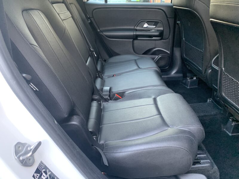 MERCEDES-BENZ GLB 200D SPORT