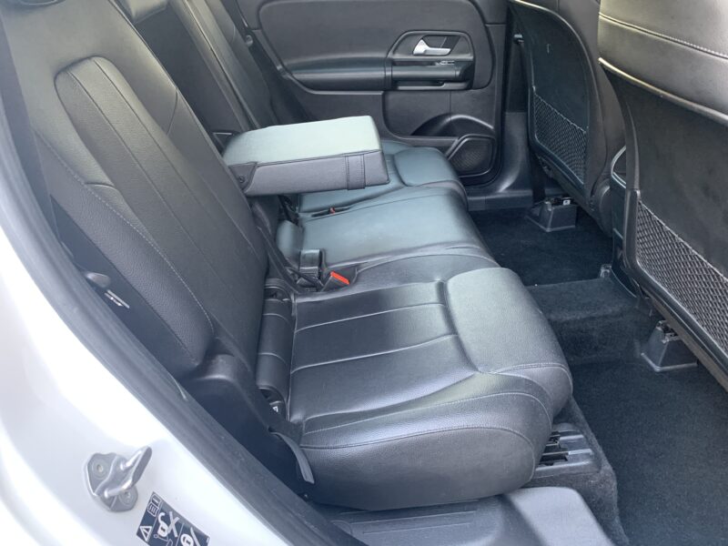 MERCEDES-BENZ GLB 200D SPORT