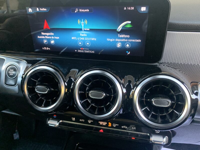 MERCEDES-BENZ GLB 200D SPORT