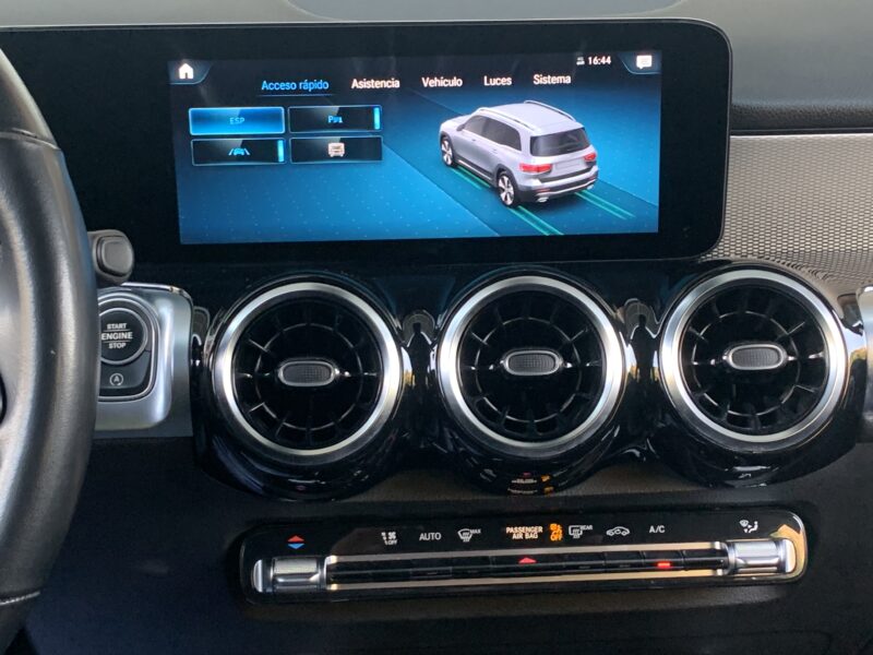 MERCEDES-BENZ GLB 200D SPORT