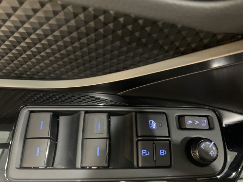 TOYOTA CHR 2.0H ADVANCE