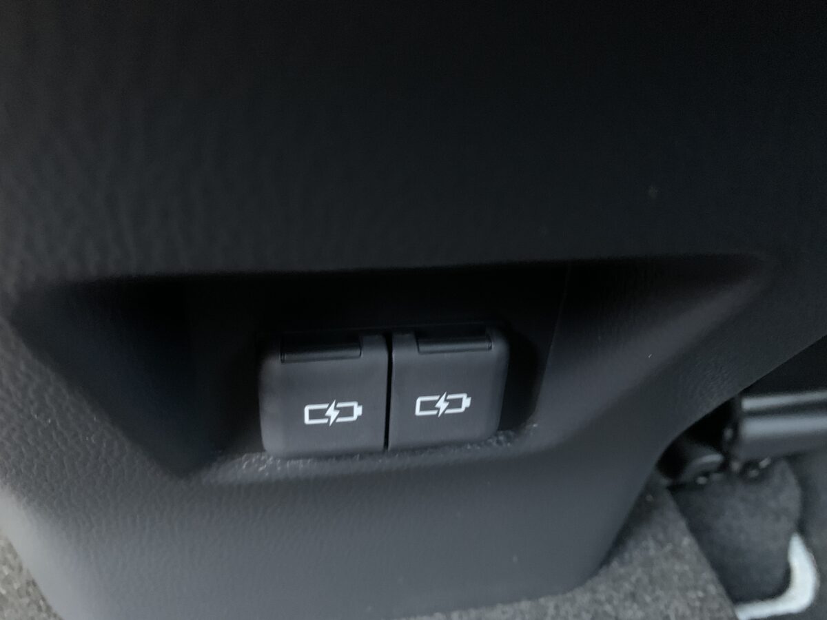 TOYOTA RAV4 2.5H AWD LUXURY