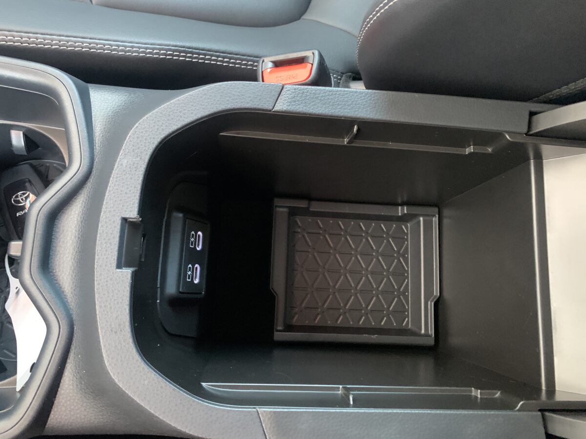 TOYOTA RAV4 2.5H AWD LUXURY