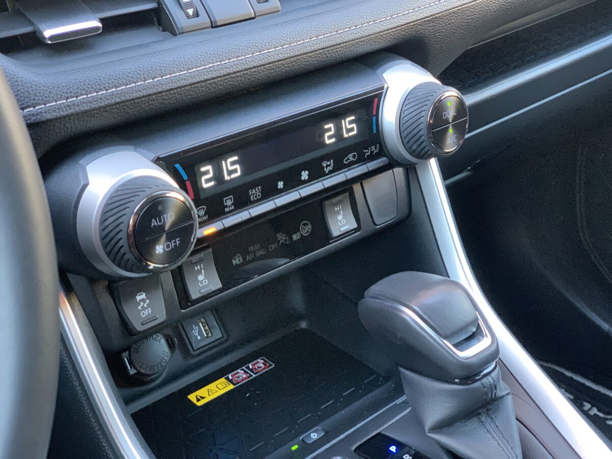 TOYOTA RAV4 2.5H AWD LUXURY