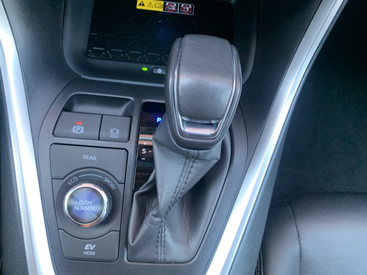 TOYOTA RAV4 2.5H AWD LUXURY