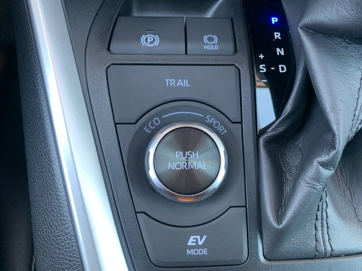TOYOTA RAV4 2.5H AWD LUXURY