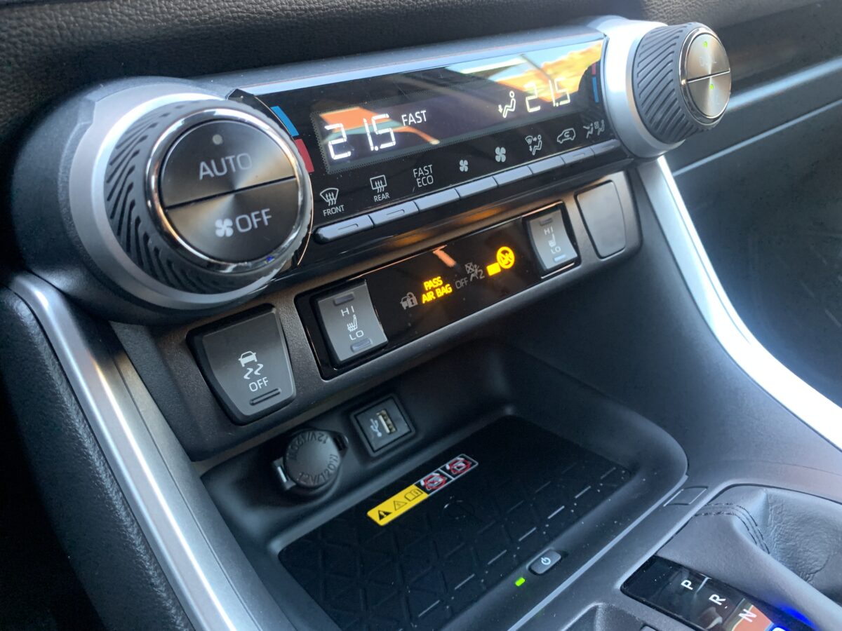 TOYOTA RAV4 2.5H AWD LUXURY