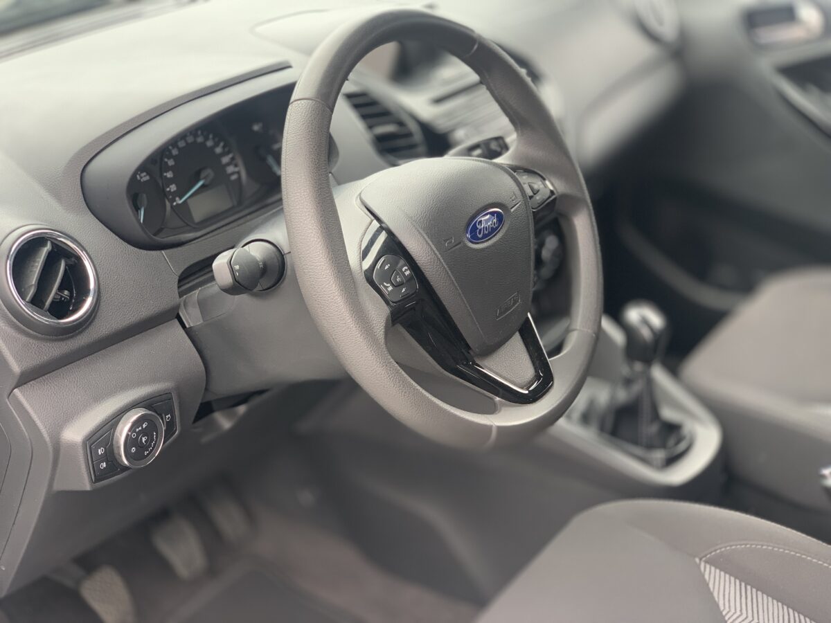 FORD KA + BLACK WHITE 1.2i