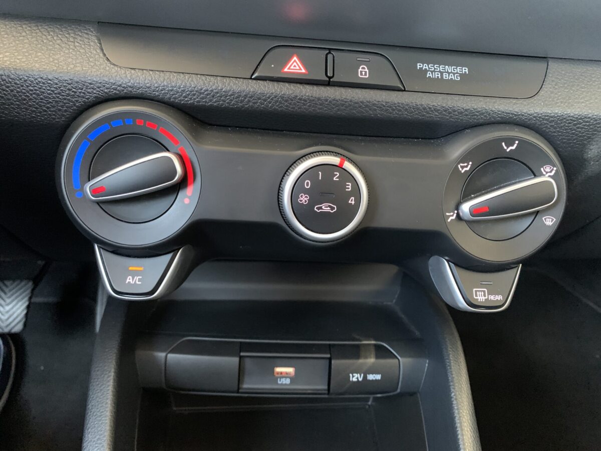 KIA STONIC 1.2i DPI CONCEPT 80cv