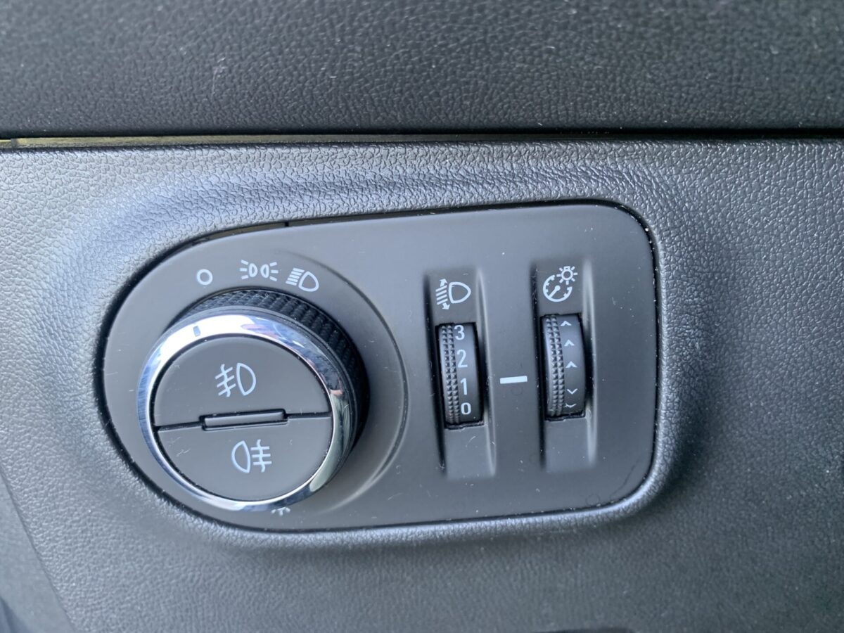 OPEL CORSA E 5P SELECTIVE PRO 1.4i 90cv