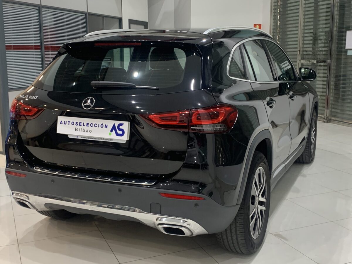 MERCEDES-BENZ GLA 180 7G-DCT 