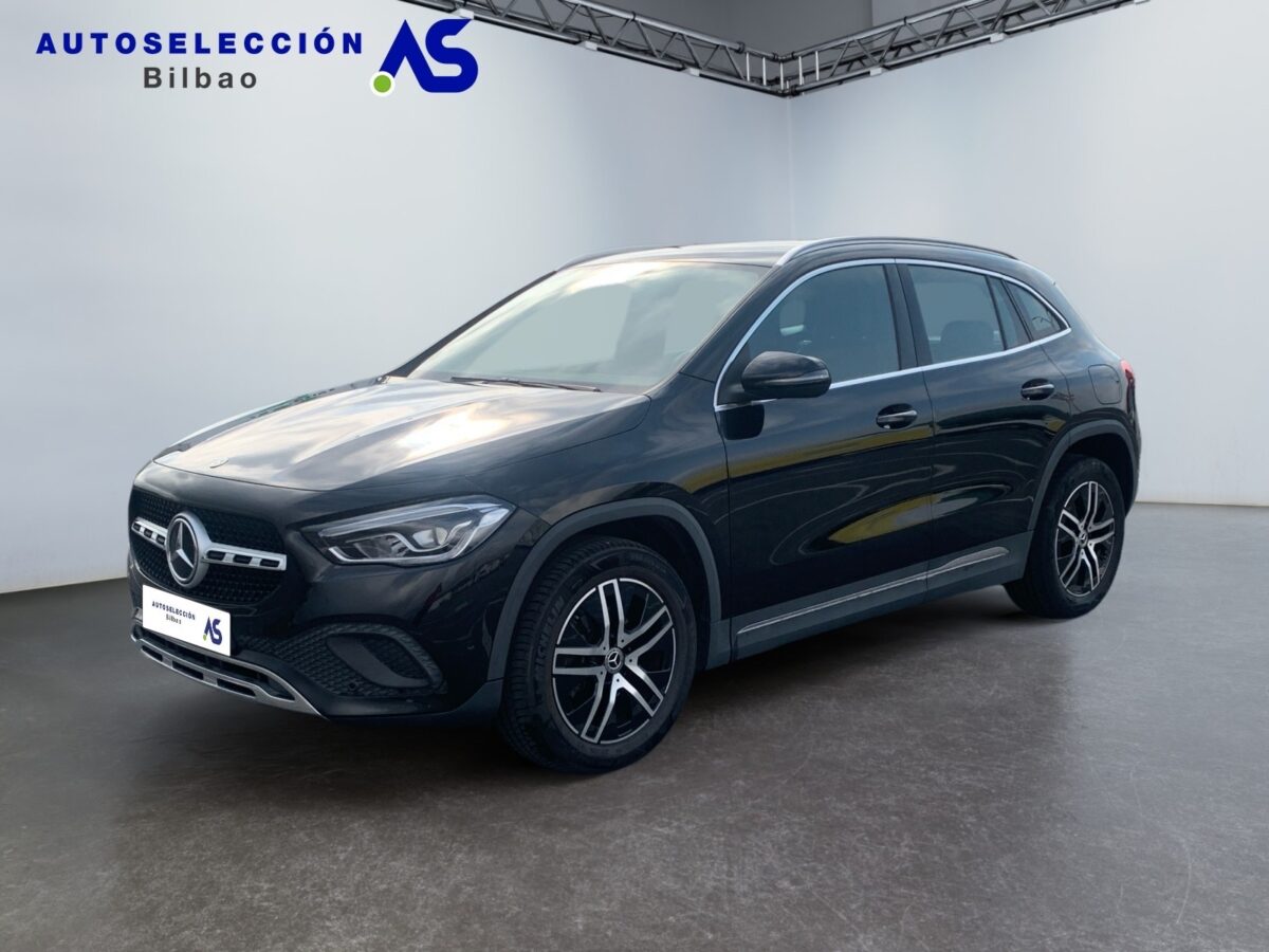 MERCEDES-BENZ GLA 180 7G-DCT 
