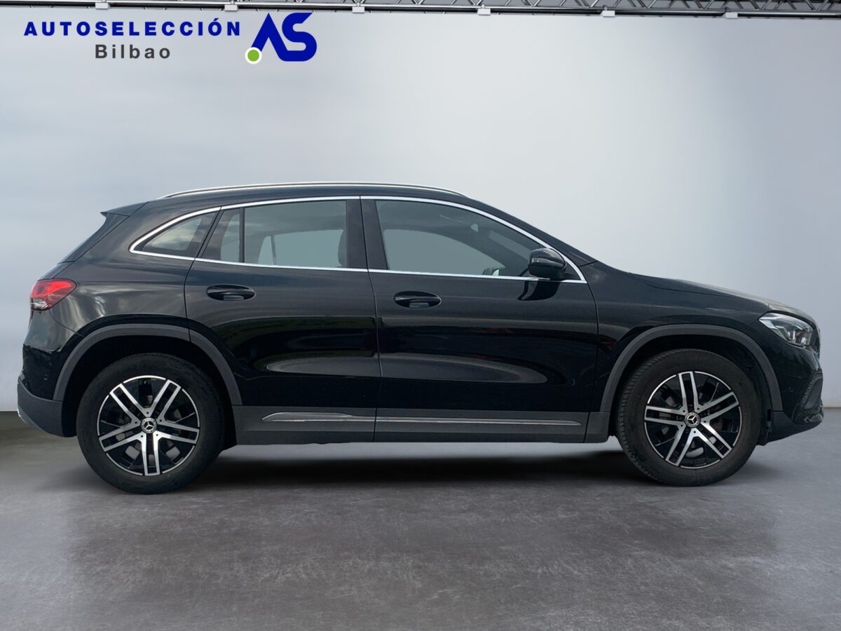 MERCEDES-BENZ GLA 180 7G-DCT 