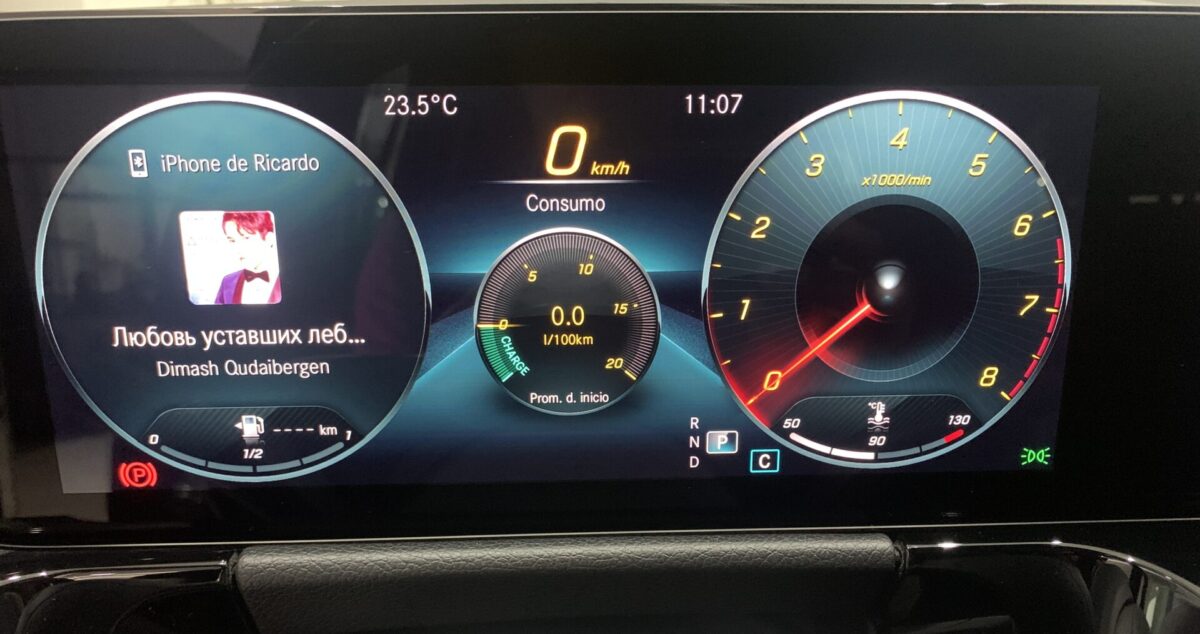 MERCEDES-BENZ GLA 180 7G-DCT 