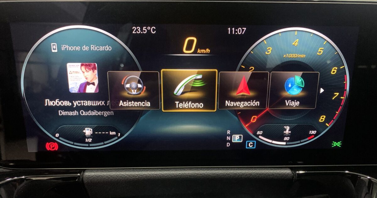 MERCEDES-BENZ GLA 180 7G-DCT 