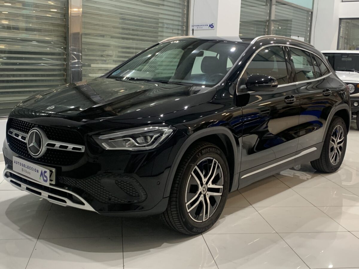 MERCEDES-BENZ GLA 180 7G-DCT 