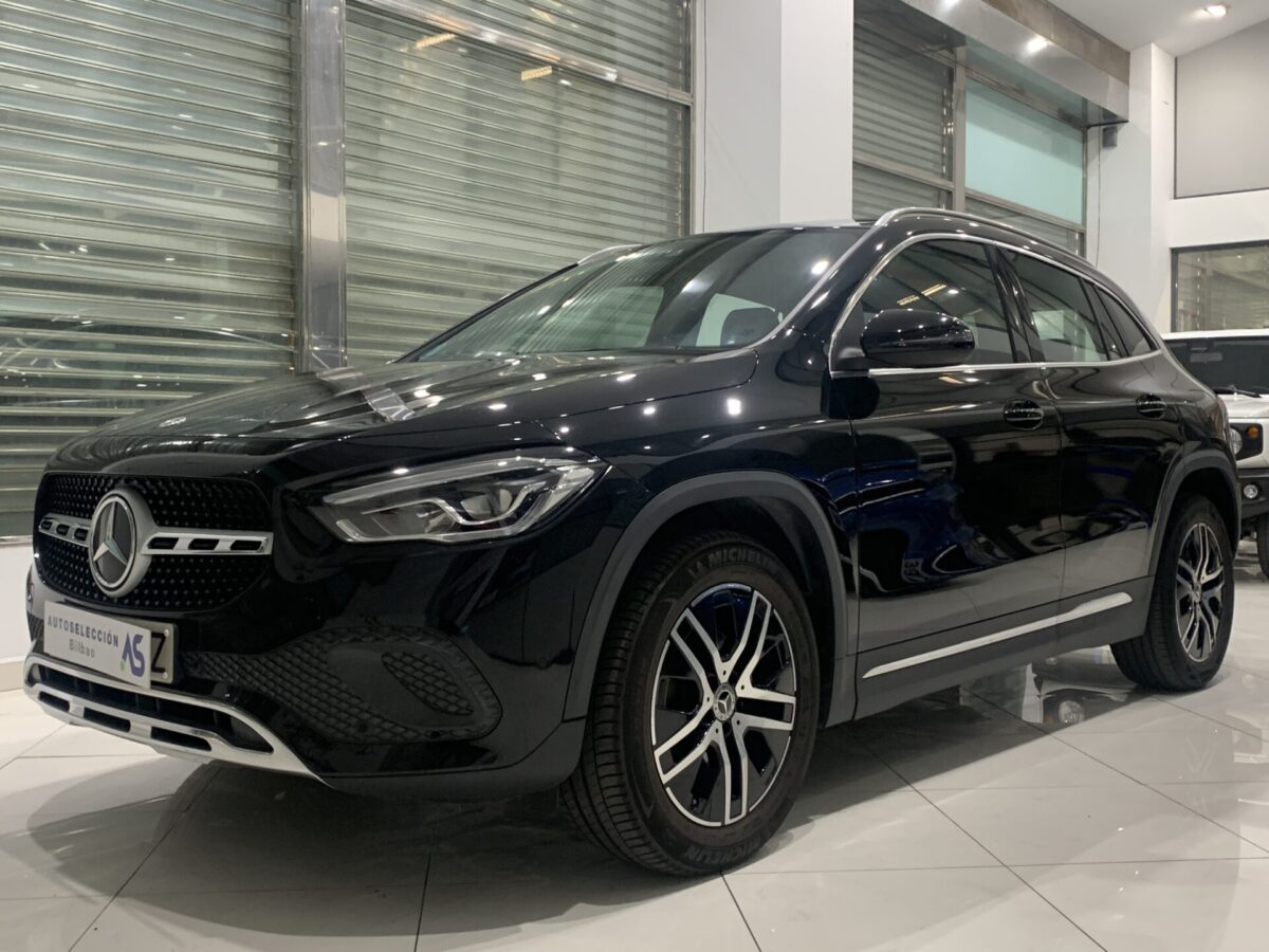 MERCEDES-BENZ GLA 180 7G-DCT 