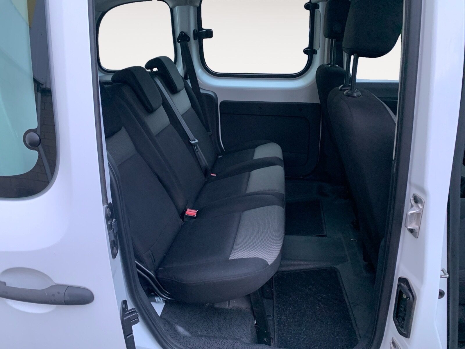 RENAULT KANGOO 1.5DCI ACRISTALADA