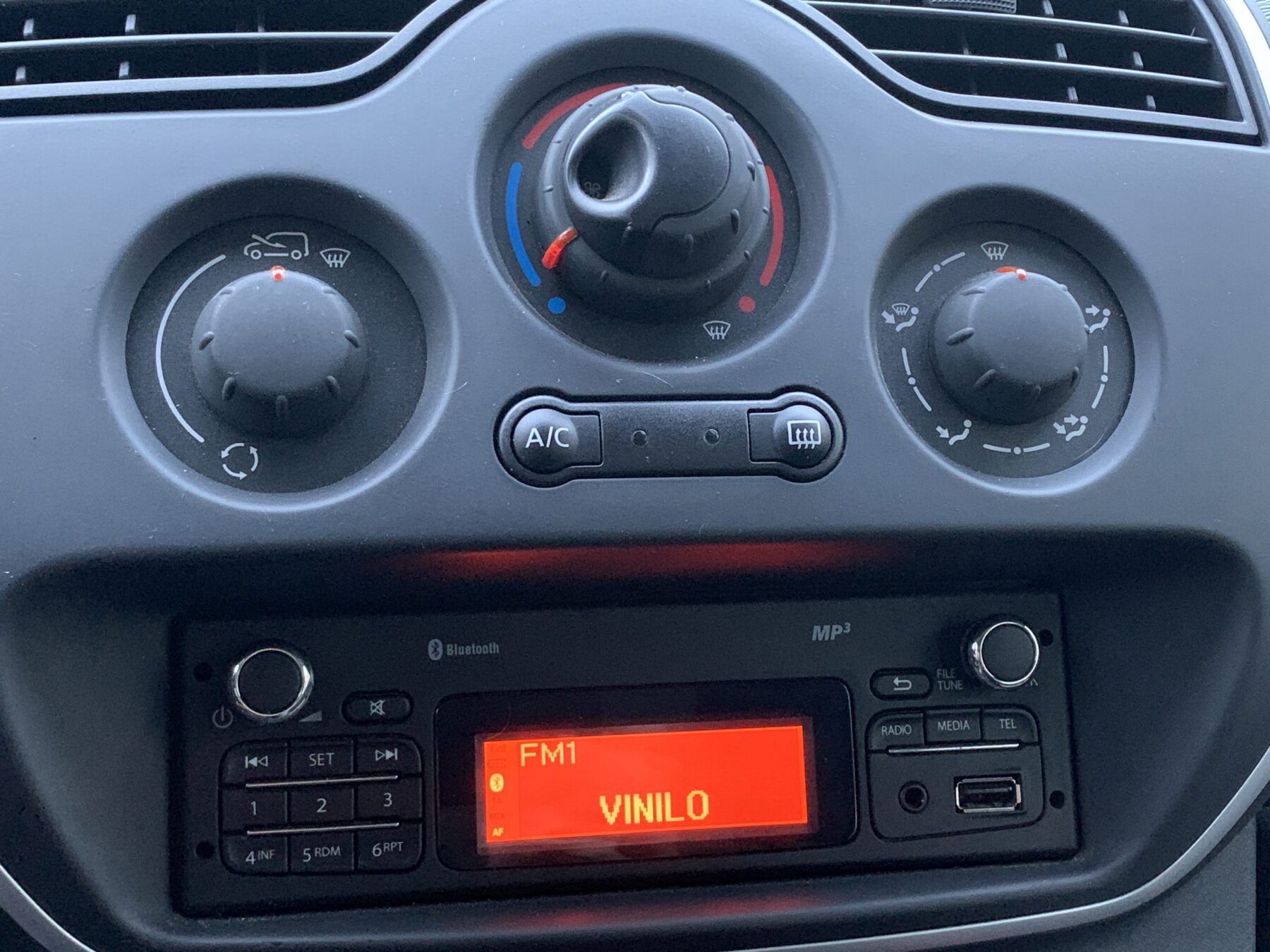 RENAULT KANGOO 1.5DCI ACRISTALADA