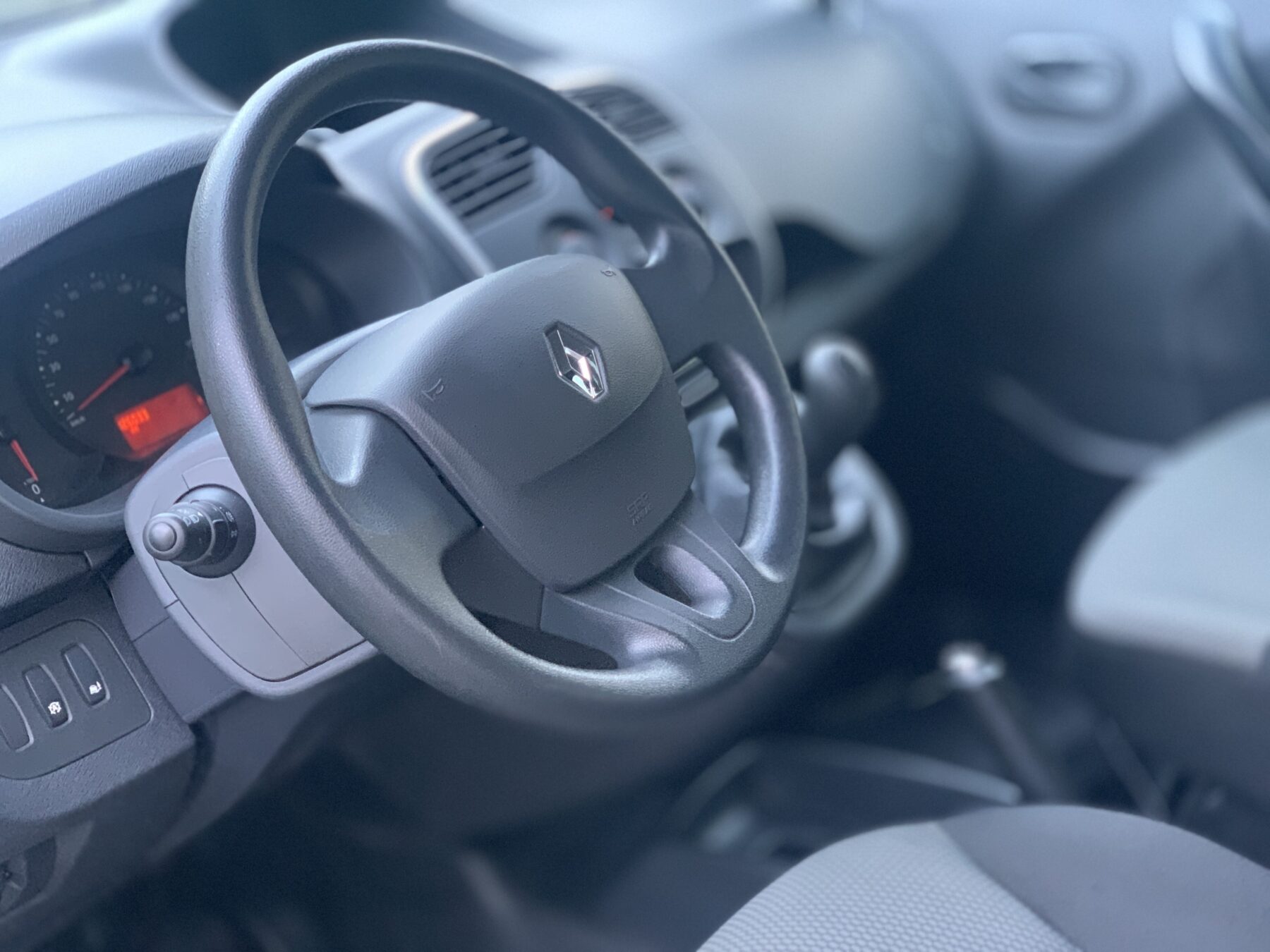 RENAULT KANGOO 1.5DCI ACRISTALADA