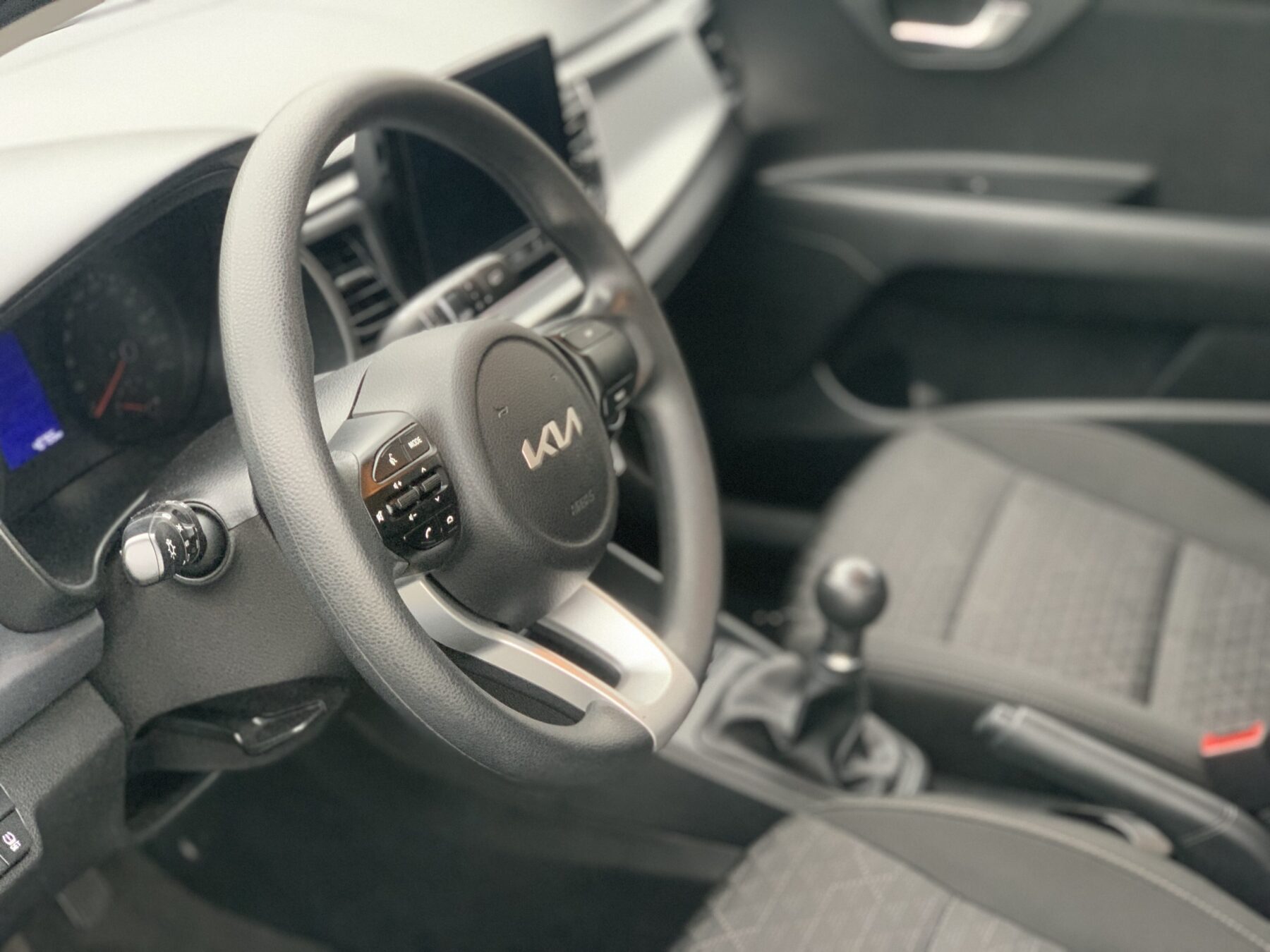 KIA RIO 1.2i CONCEPT 1.2i CONCEPT 85cv