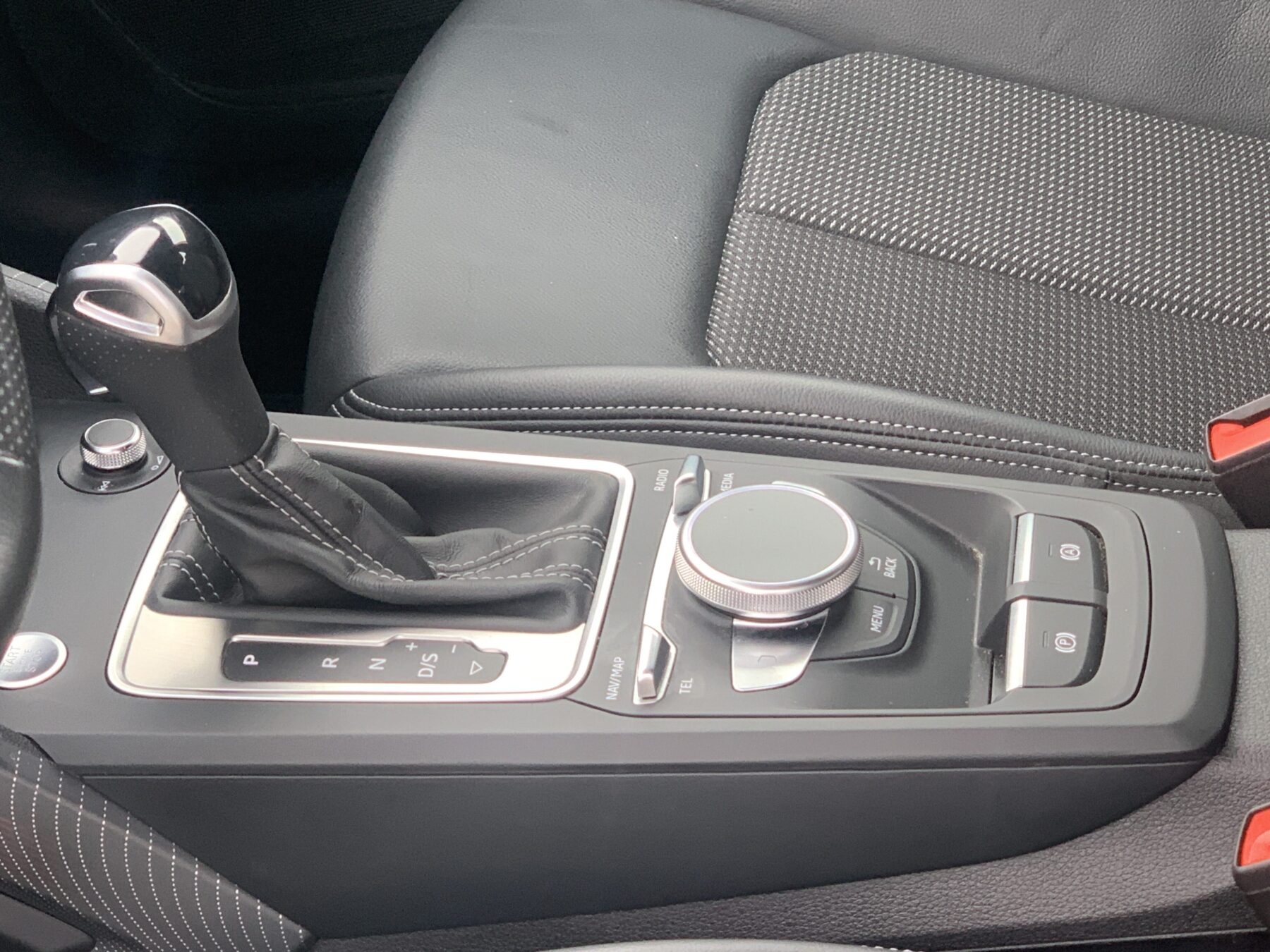 AUDI Q2 ADRENALINE 35 TDI S-T 