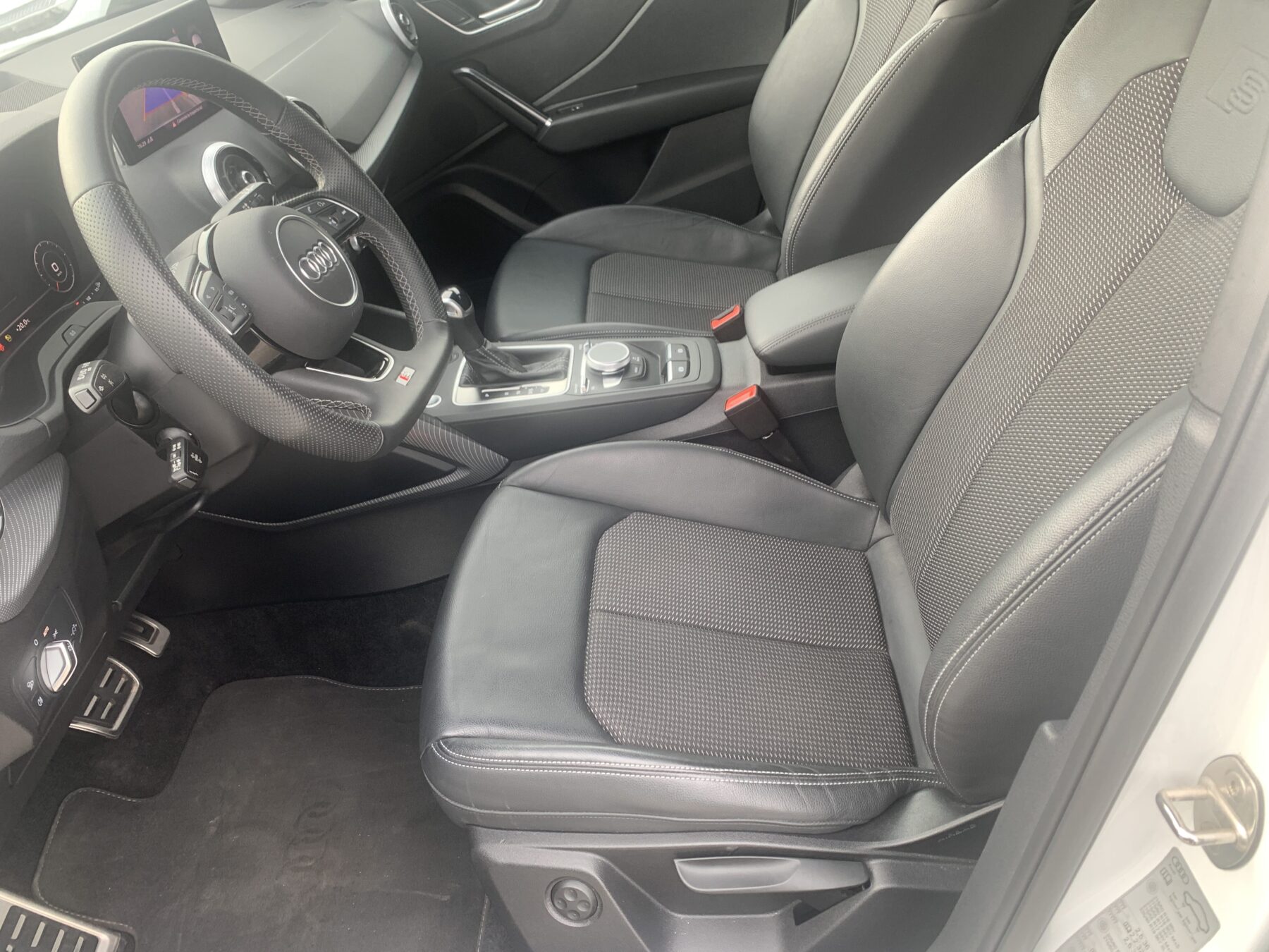 AUDI Q2 ADRENALINE 35 TDI S-T 