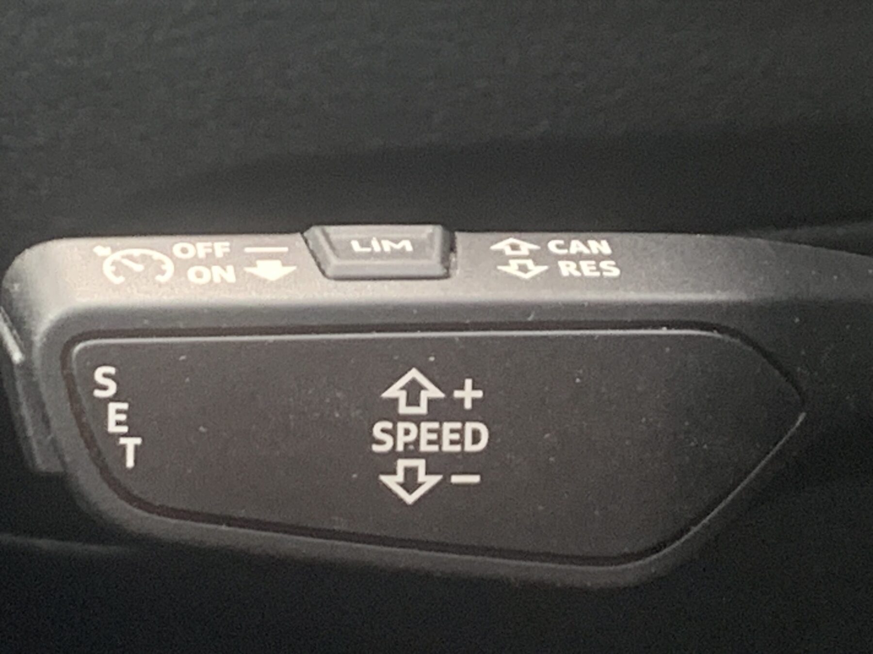 AUDI Q2 ADRENALINE 35 TDI S-T 