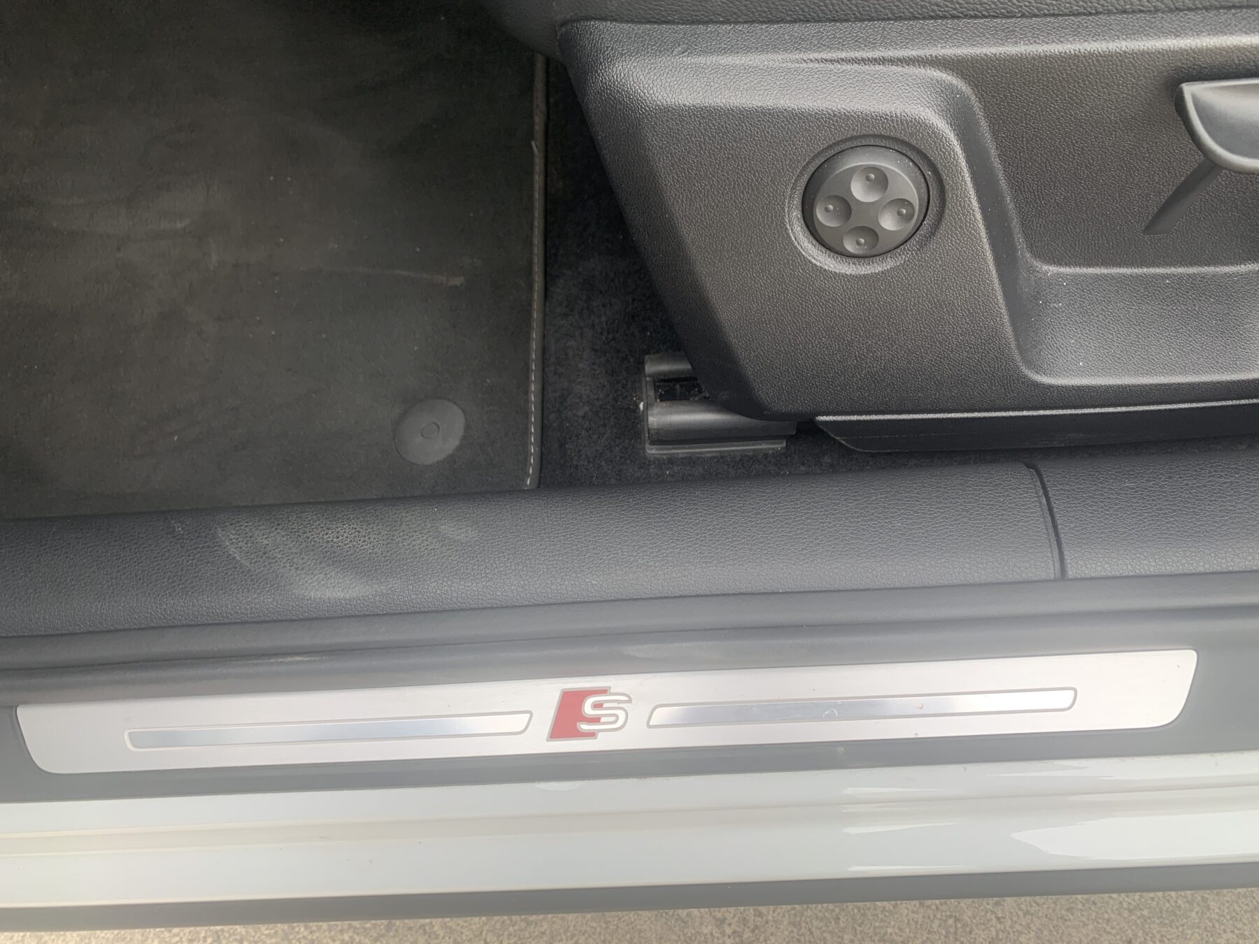 AUDI Q2 ADRENALINE 35 TDI S-T 