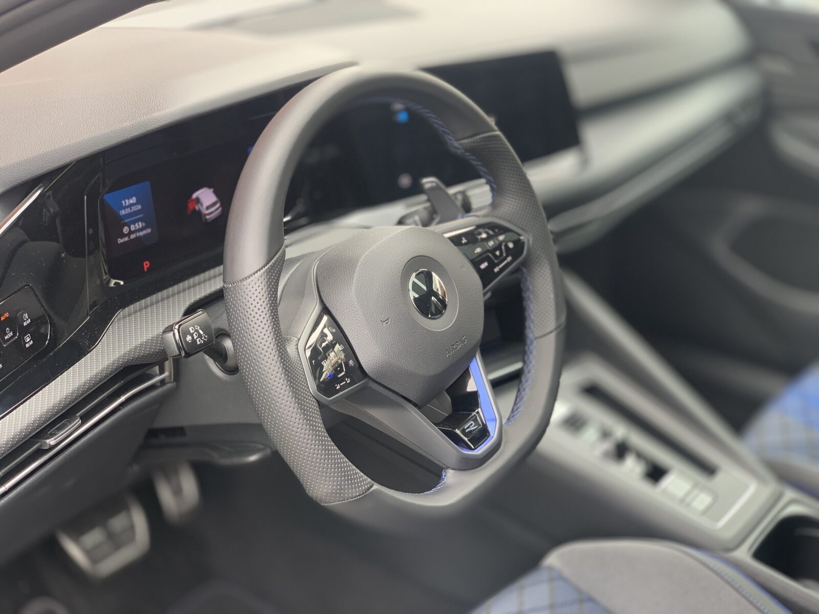 VOLKSWAGEN GOLF R 2.0TSI 4 MOTION