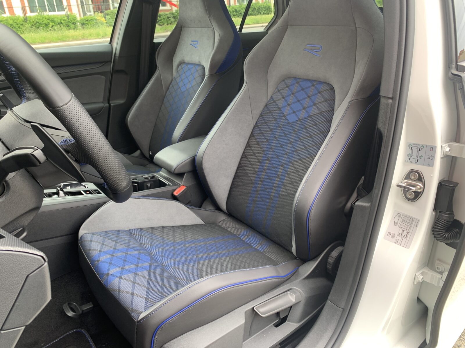 VOLKSWAGEN GOLF R 2.0TSI 4 MOTION