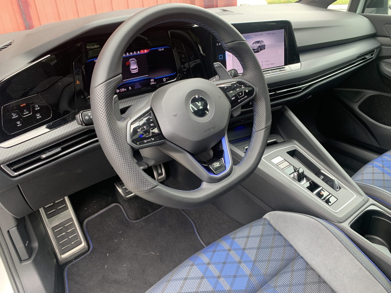 VOLKSWAGEN GOLF R 2.0TSI 4 MOTION