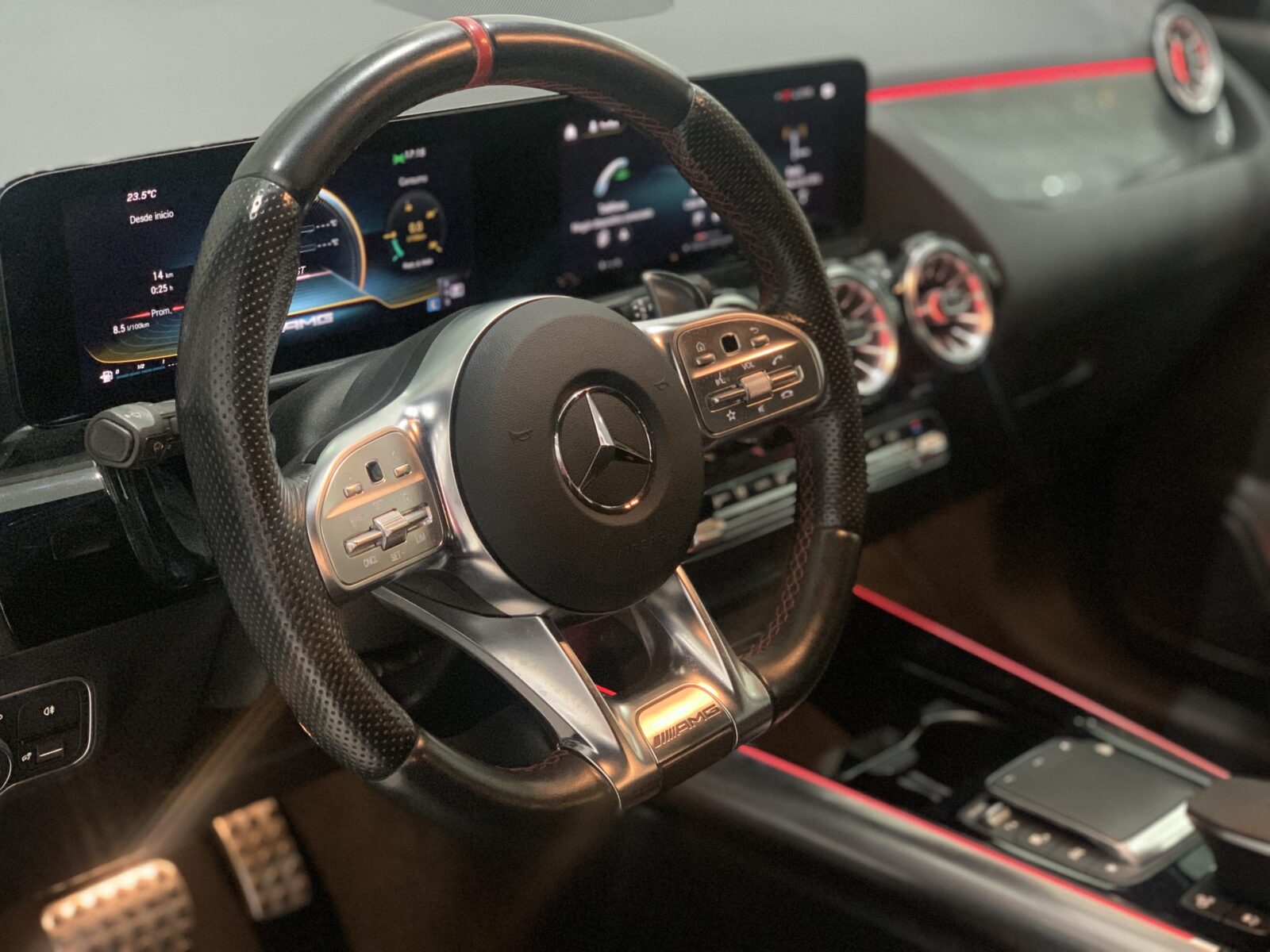 MERCEDES-BENZ GLA 35 AMG 306cv