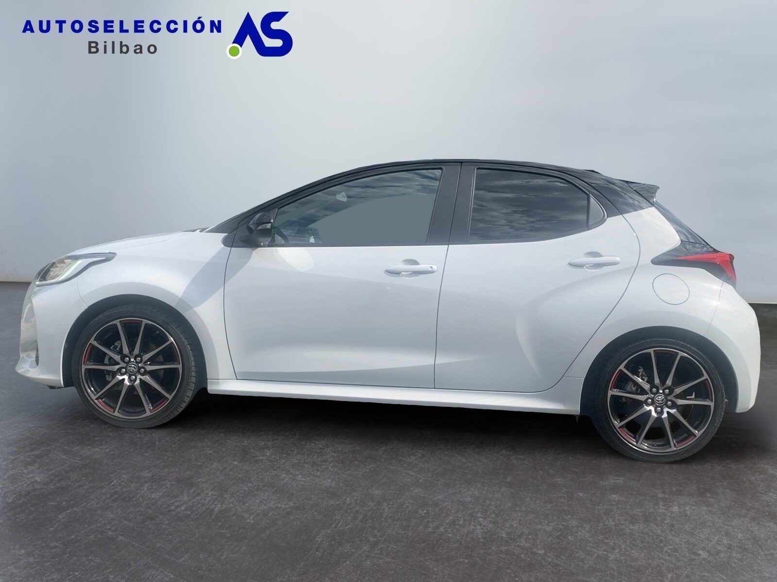 TOYOTA YARIS 1.5 130H SPORT PLUS