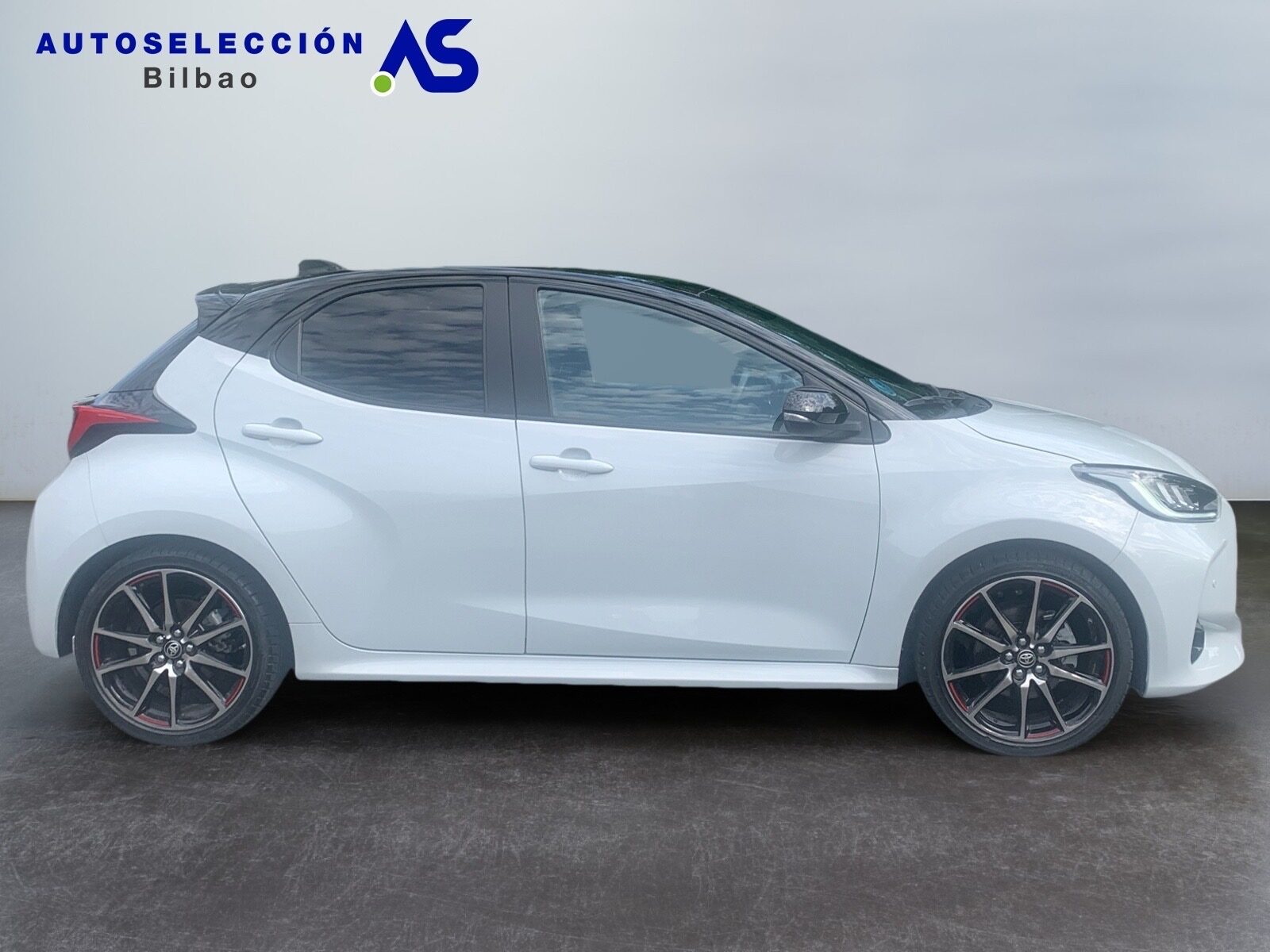 TOYOTA YARIS 1.5 130H SPORT PLUS