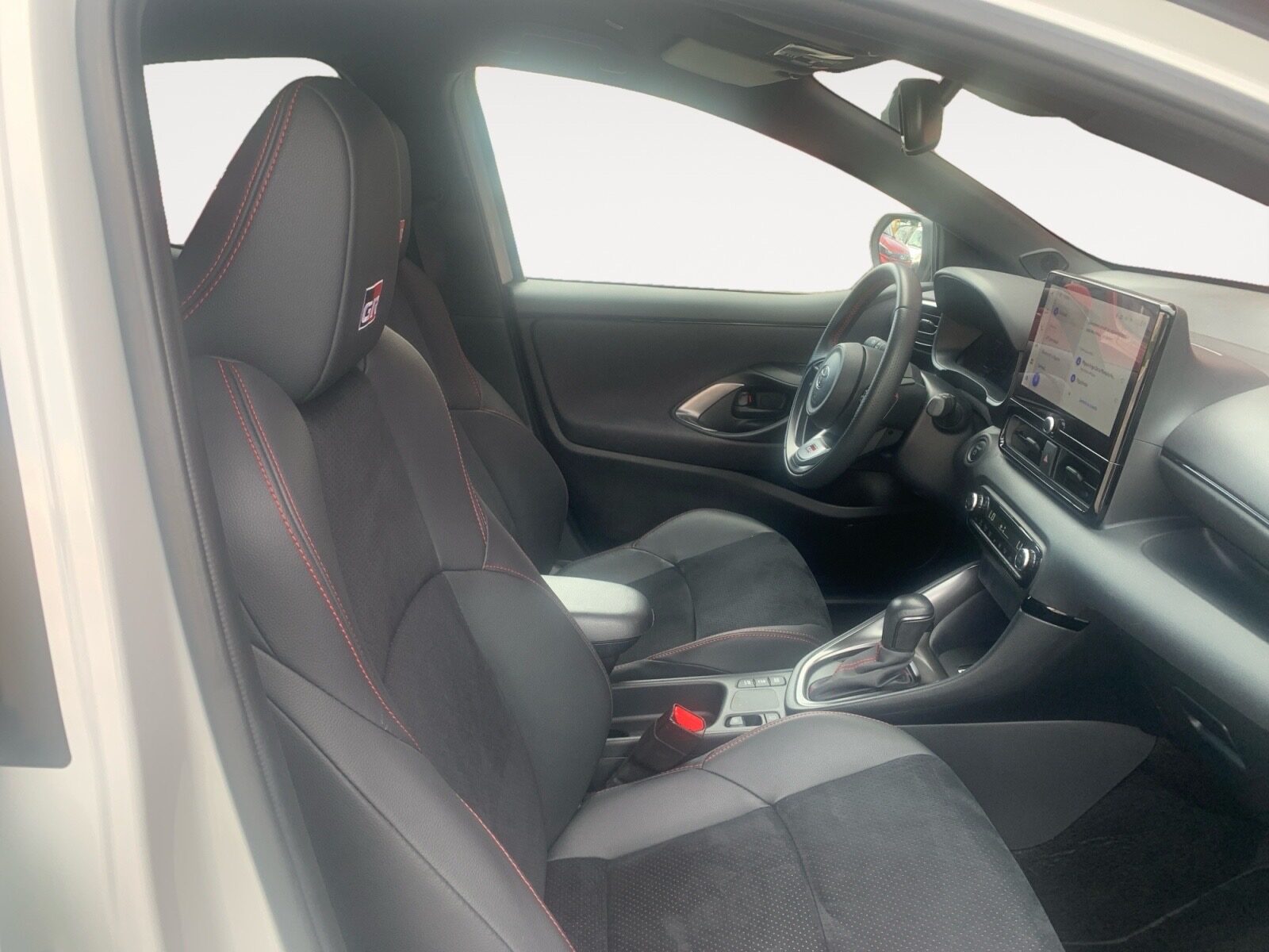 TOYOTA YARIS 1.5 130H SPORT PLUS