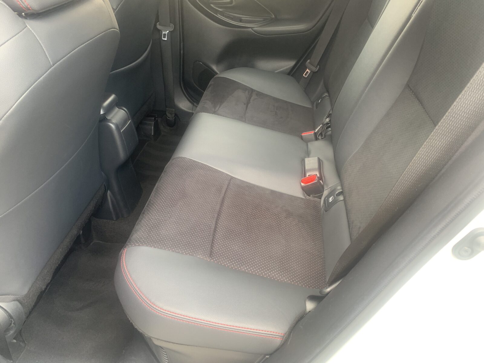 TOYOTA YARIS 1.5 130H SPORT PLUS