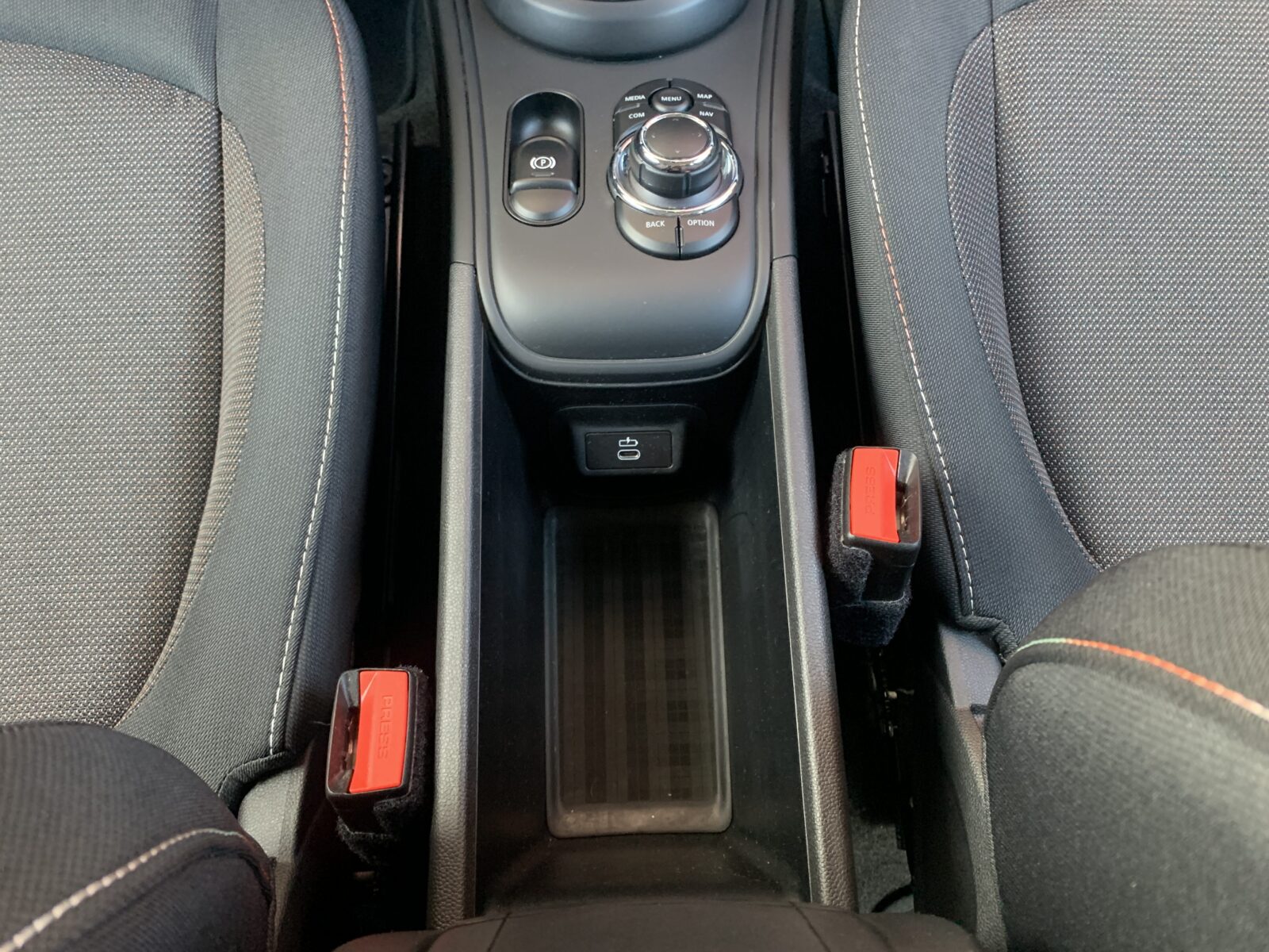 MINI COUNTRYMAN F60 COOPER AUTOMATICO