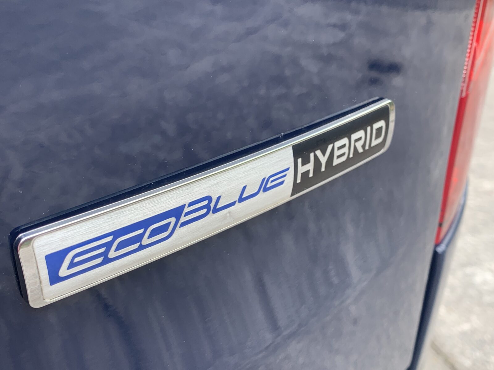 FORD CUSTOM KOMBI 2.0 ECOBLUE HYBRID 320 L1
